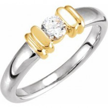 14K Yellow 1/4 CTW Diamond Solitaire Engagement Ring. Size 6