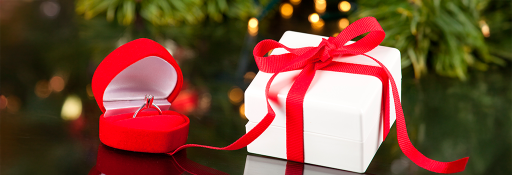 Why Holiday Jewelry Makes a Lasting Gift